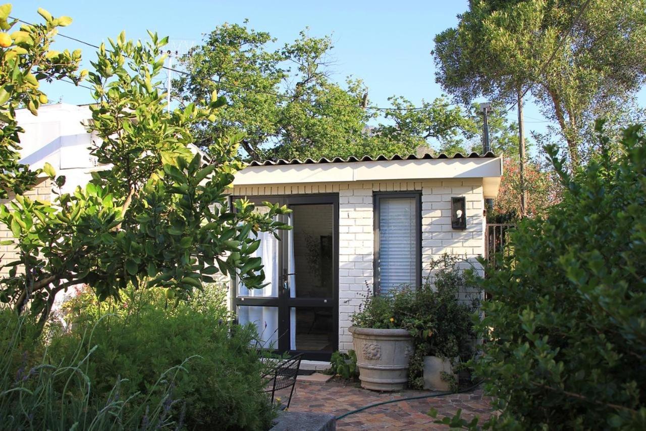 Courtyard Studio Lights And Wi Fi During Load Shedding Stellenbosch Zewnętrze zdjęcie