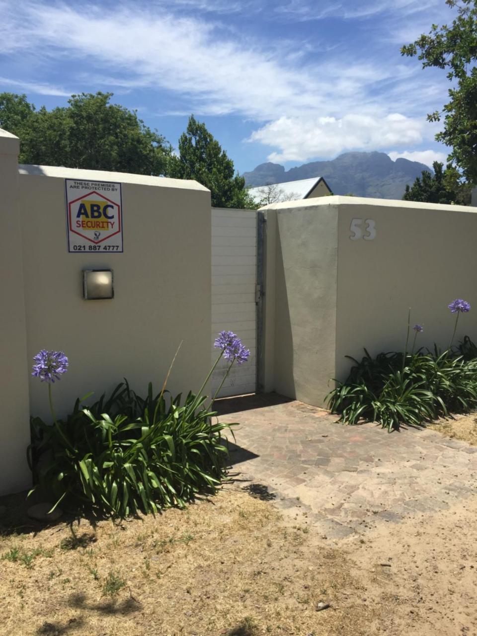 Courtyard Studio Lights And Wi Fi During Load Shedding Stellenbosch Zewnętrze zdjęcie